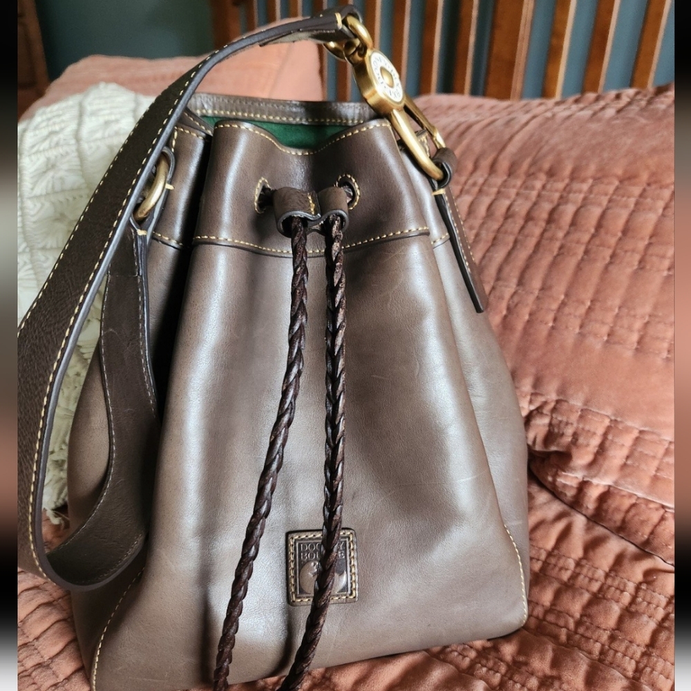 Dooney and bourke florentine hattie